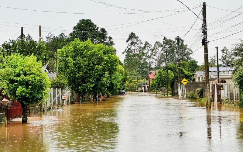 Taquara registra muitos alagamentos e já são mais de 120 desabrigados | abc+