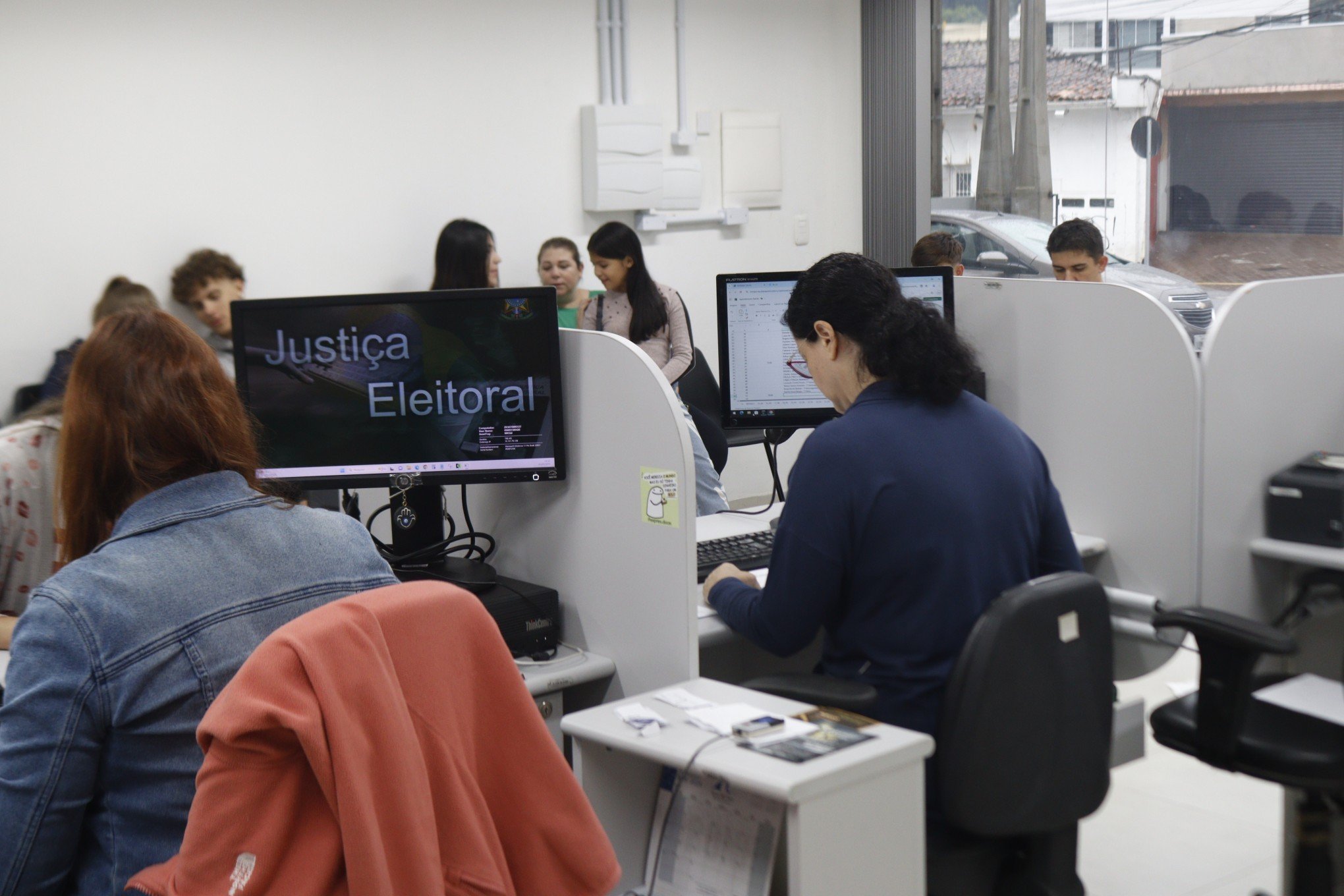 Perto do fim do prazo, 98,5% dos eleitores faltosos ainda não regularizaram o título em Novo Hamburgo; veja como fazer