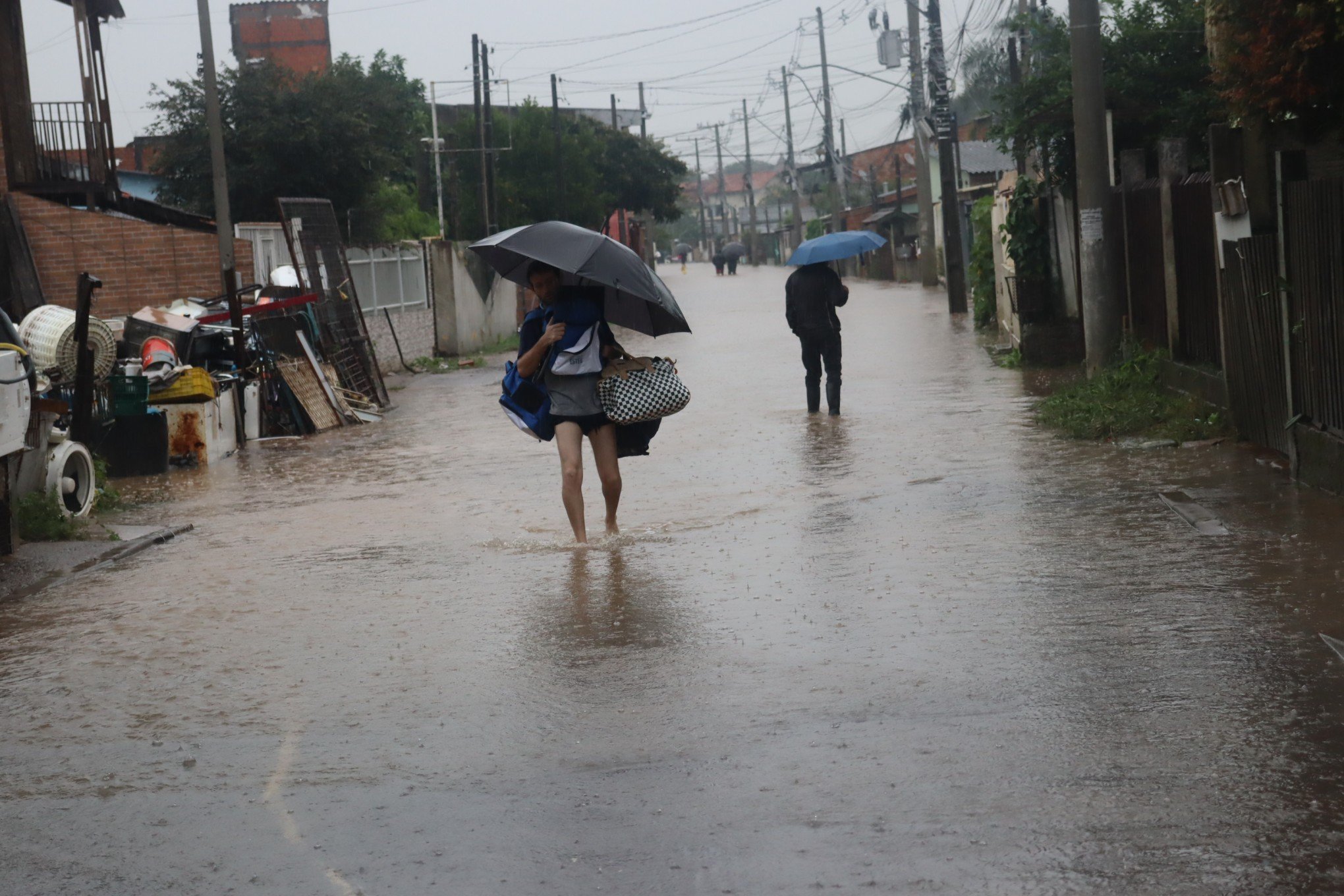 CATÁSTROFE NO RS: Cidades da região afetadas pela chuva pedem doações; veja onde há pontos de coleta