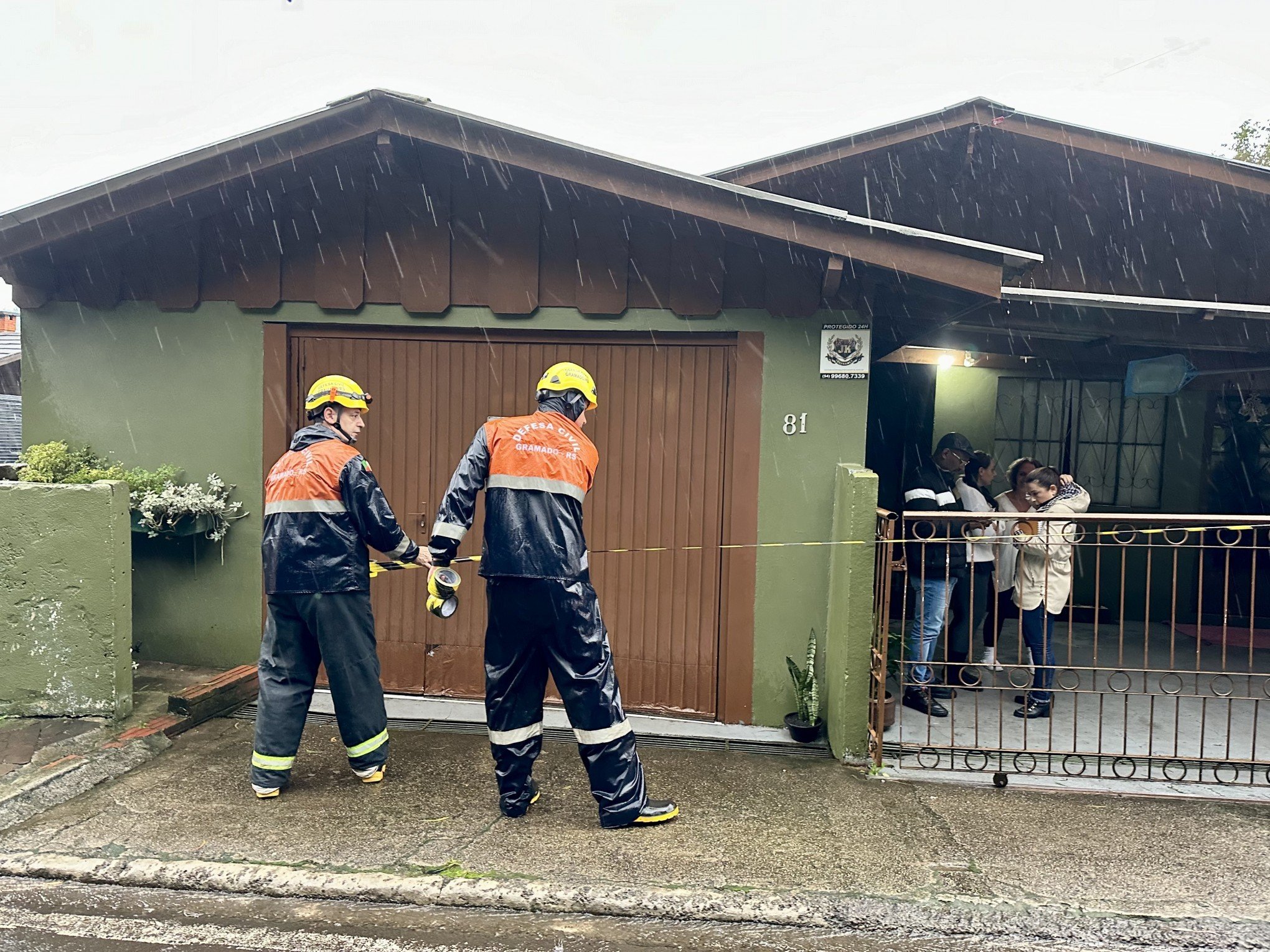 CATÁSTROFE NO RS: Com novo pedido de evacuação, moradores do Três Pinheiros se recusam a deixar o bairro