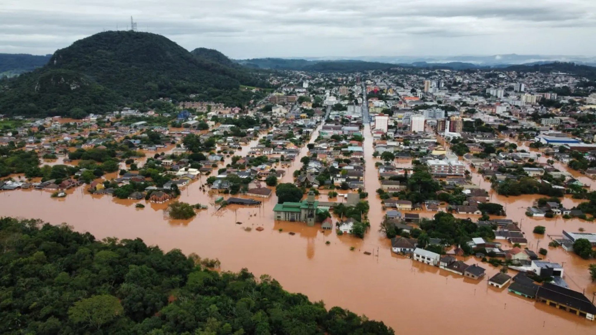 CATÁSTROFE NO RS: Montenegro determina evacuação de quatro bairros por causa da cheia do Rio Caí