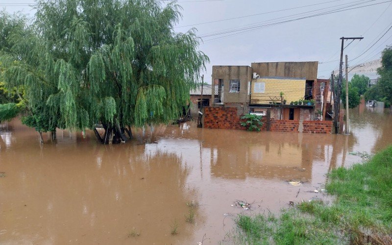 Enchente na Vila Getúlio Vargas, bairro Canudos, em Novo Hamburgo | abc+