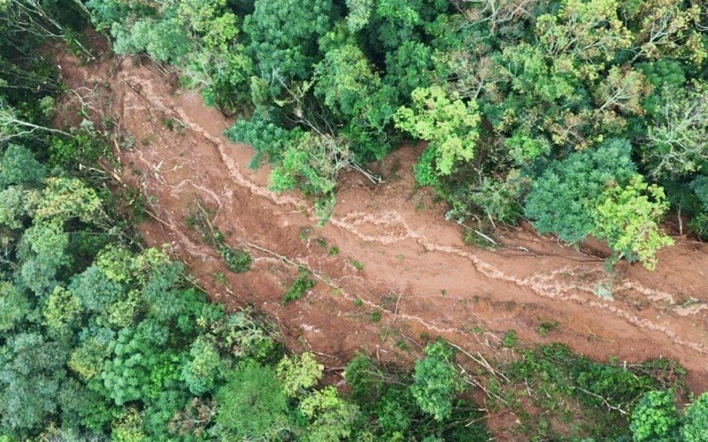 CATÁSTROFE NO RS: Idosos morrem em deslizamento de terra no Vale do Paranhana