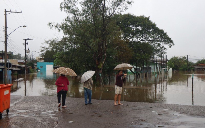 Água vai tomando conta da Vila Kroeff