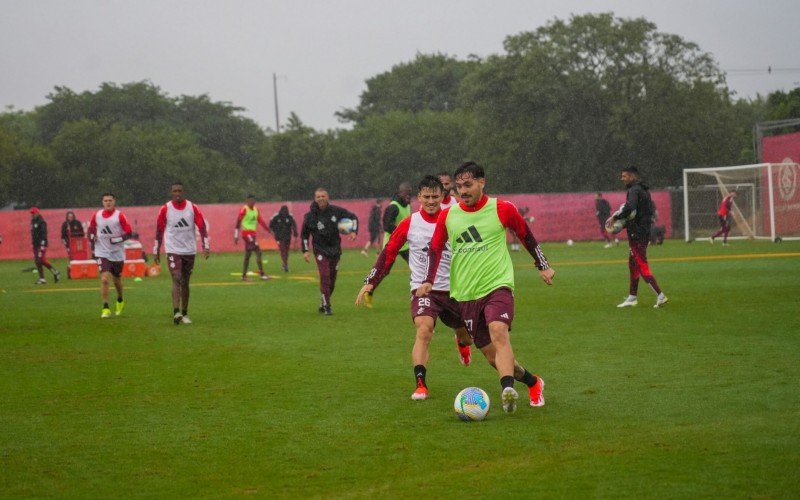 Atletas treinaram sob muita chuva nesta quinta-feira (2) | abc+