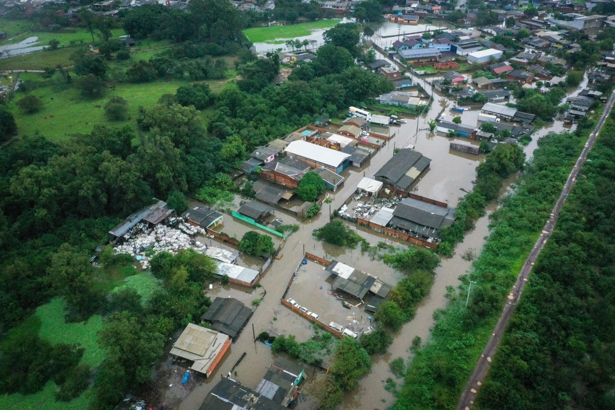 VÍDEO: Morador de São Leopoldo relata drama de ter a casa invadida pela água da chuva