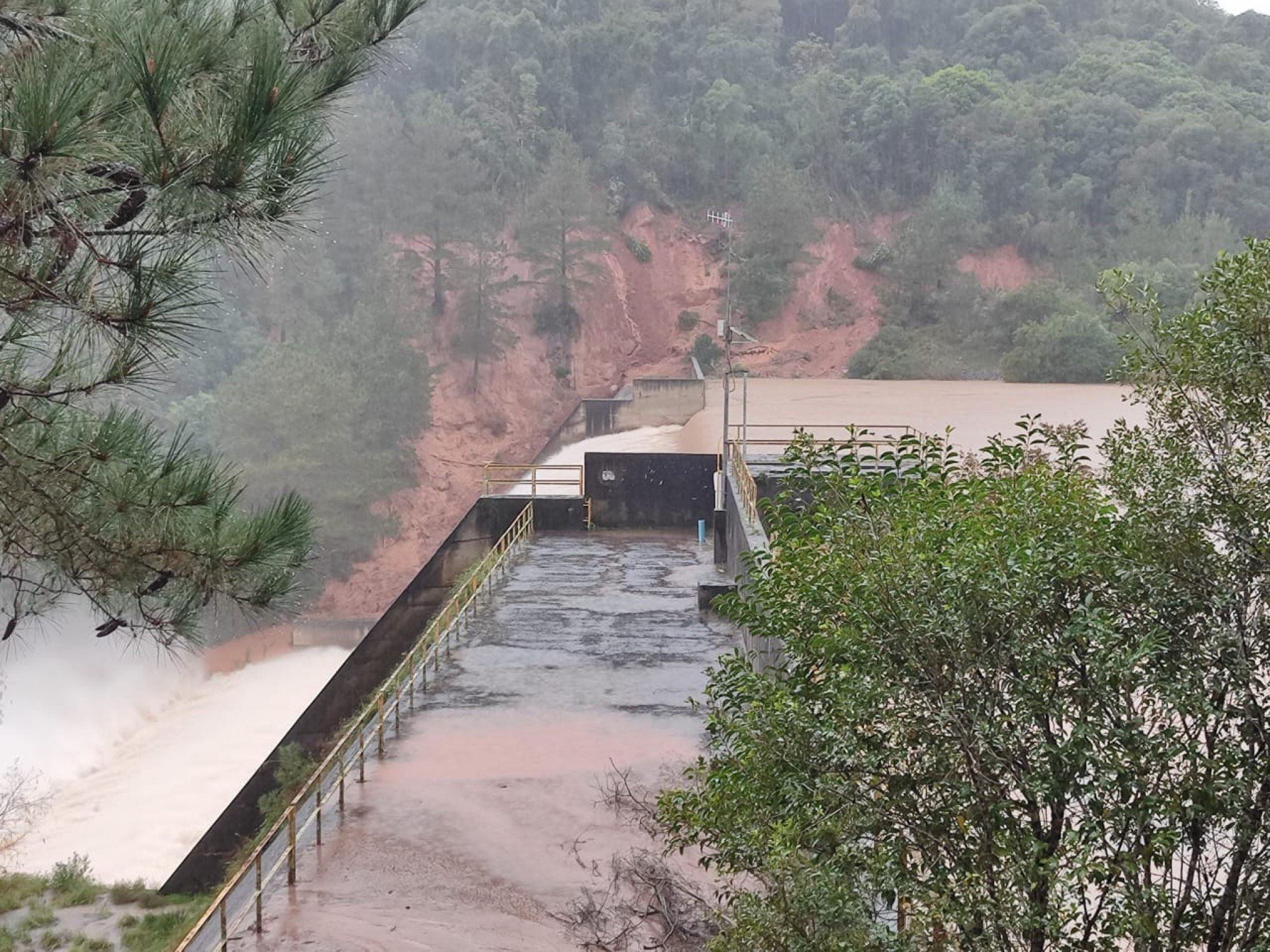 CATÁSTROFE NO RS: Estado continua com barragens em risco de rompimento; veja situação