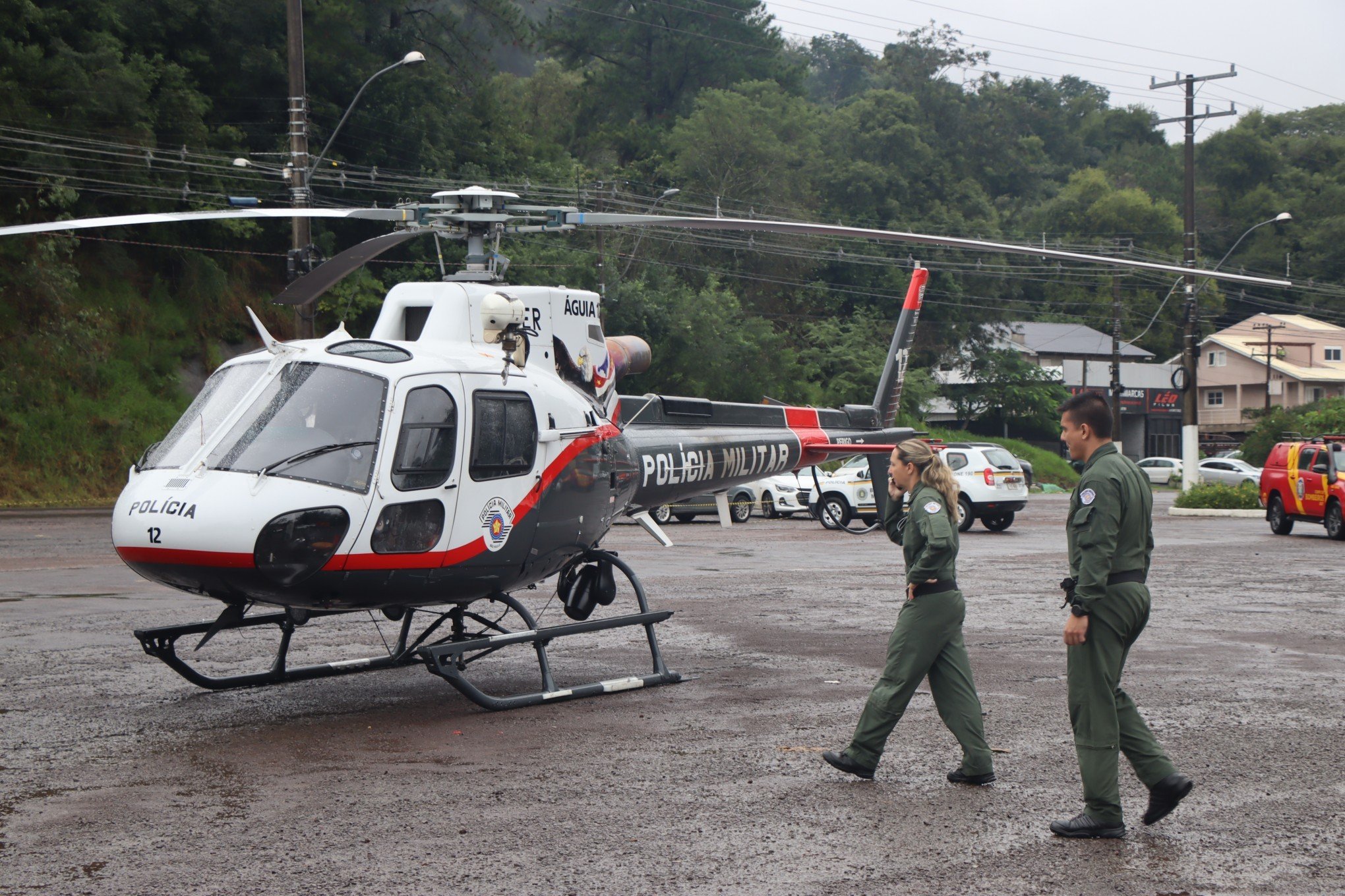 CATÁSTROFE NO RS: Governo federal define ações para o RS; envio de helicópteros está entre elas