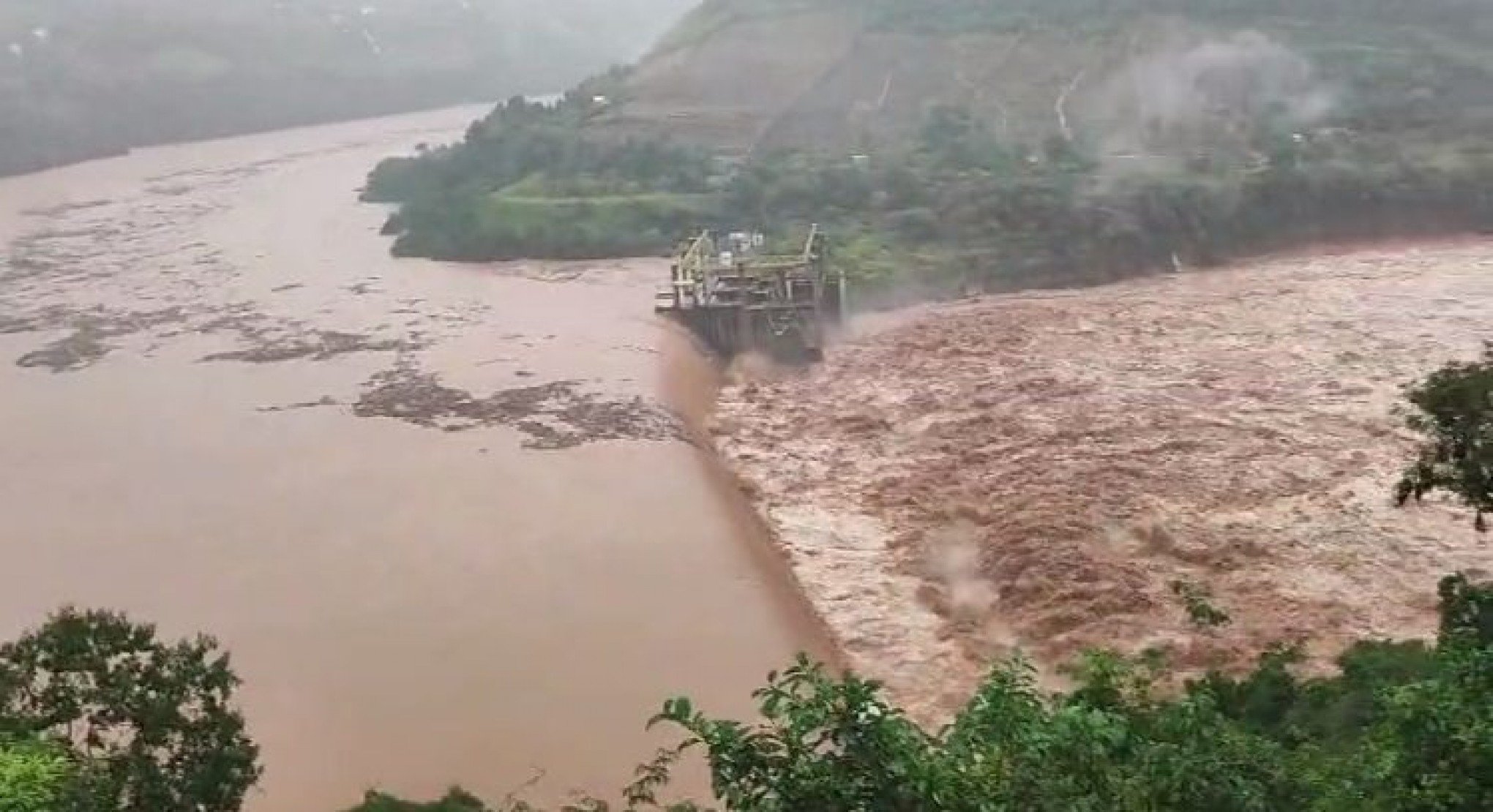 CATÁSTROFE NO RS: Especialistas da Ceran fazem nova análise da barragem que teve rompimento parcial na Serra gaúcha