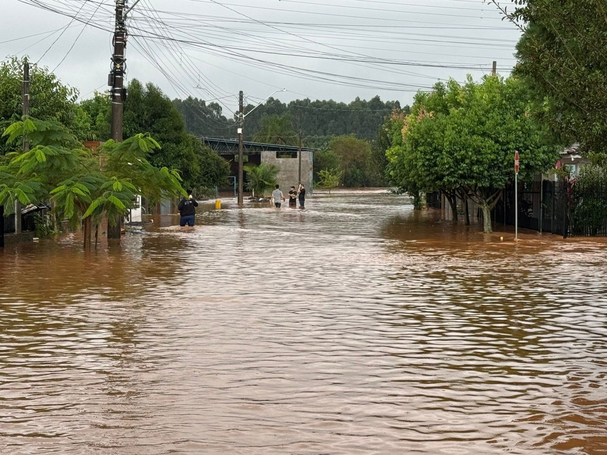 CATÁSTROFE NO RS: Alerta é para mais chuva após cidades gaúchas somarem quase 300 mm em 3 dias