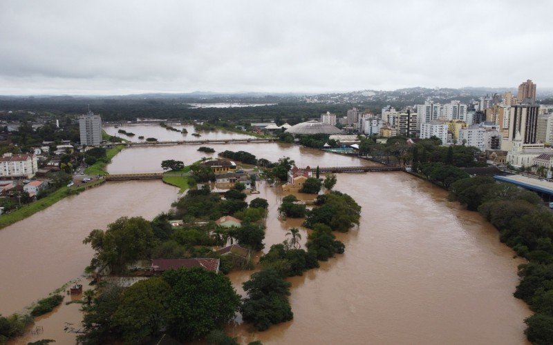 Situação no bairro Santo Afonso, em Novo Hamburgo, inundado pelo Rio dos Sinos nesta sexta-feira