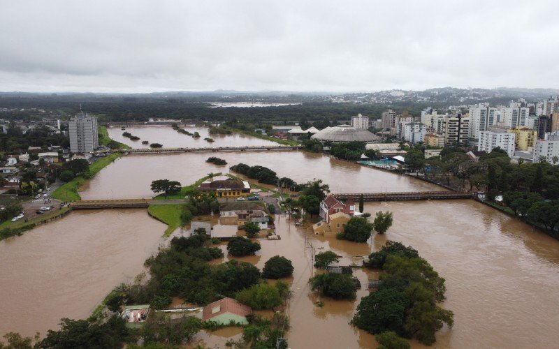 Situação no bairro Santo Afonso, em Novo Hamburgo, inundado pelo Rio dos Sinos nesta sexta-feira