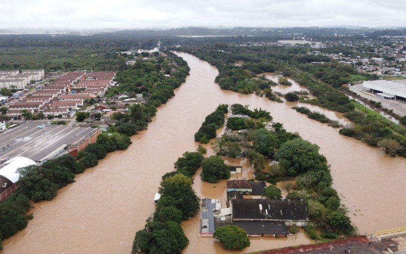 Situação no bairro Santo Afonso, em Novo Hamburgo, inundado pelo Rio dos Sinos nesta sexta-feira