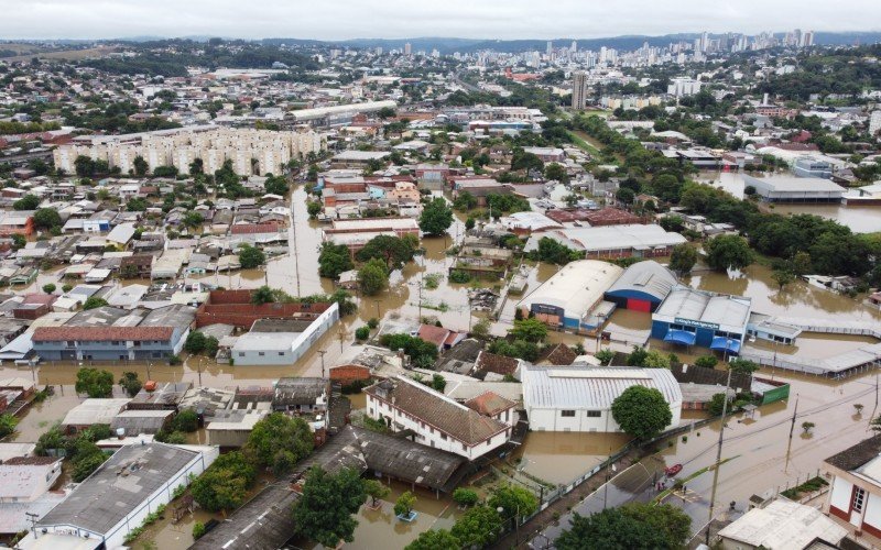 Situação no bairro Santo Afonso, em Novo Hamburgo, inundado pelo Rio dos Sinos nesta sexta-feira