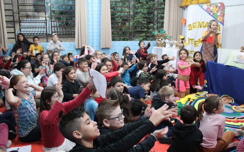 Participação ativa na abertura da Semana Literária | abc+