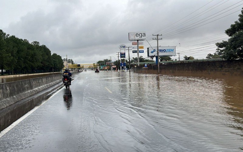 BR-116 bloqueada em Esteio  | abc+