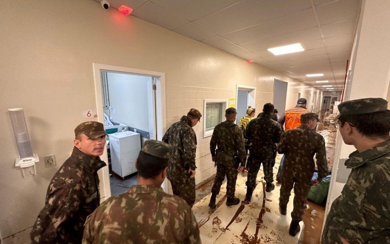 Mobilização de limpeza do Hospital de Três Coroas contou com apoio do Exército e de funcionários