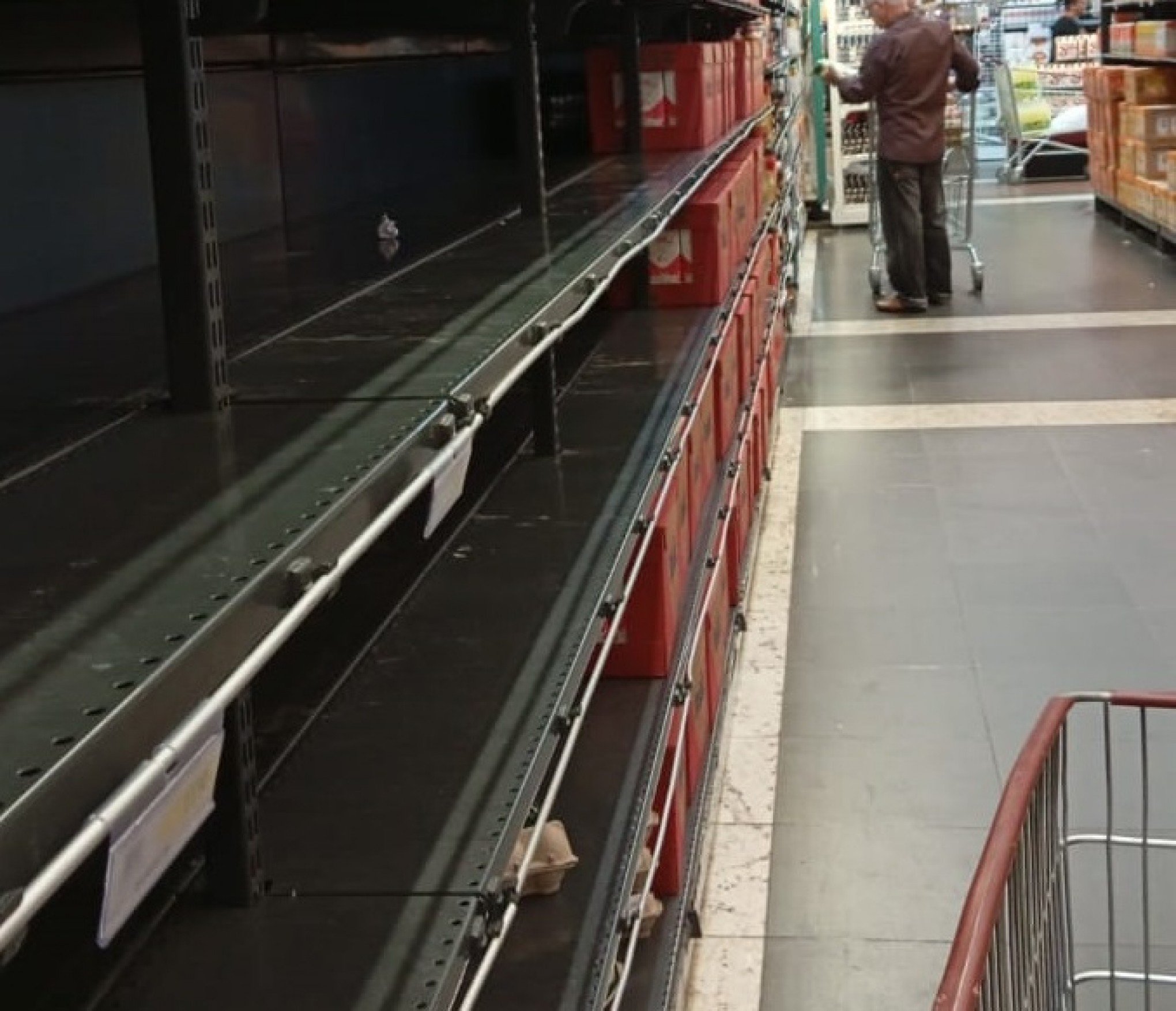 CATÁSTROFE NO RS: Supermercados seguem com problemas no abastecimento; Agas fala sobre aumento nos preços