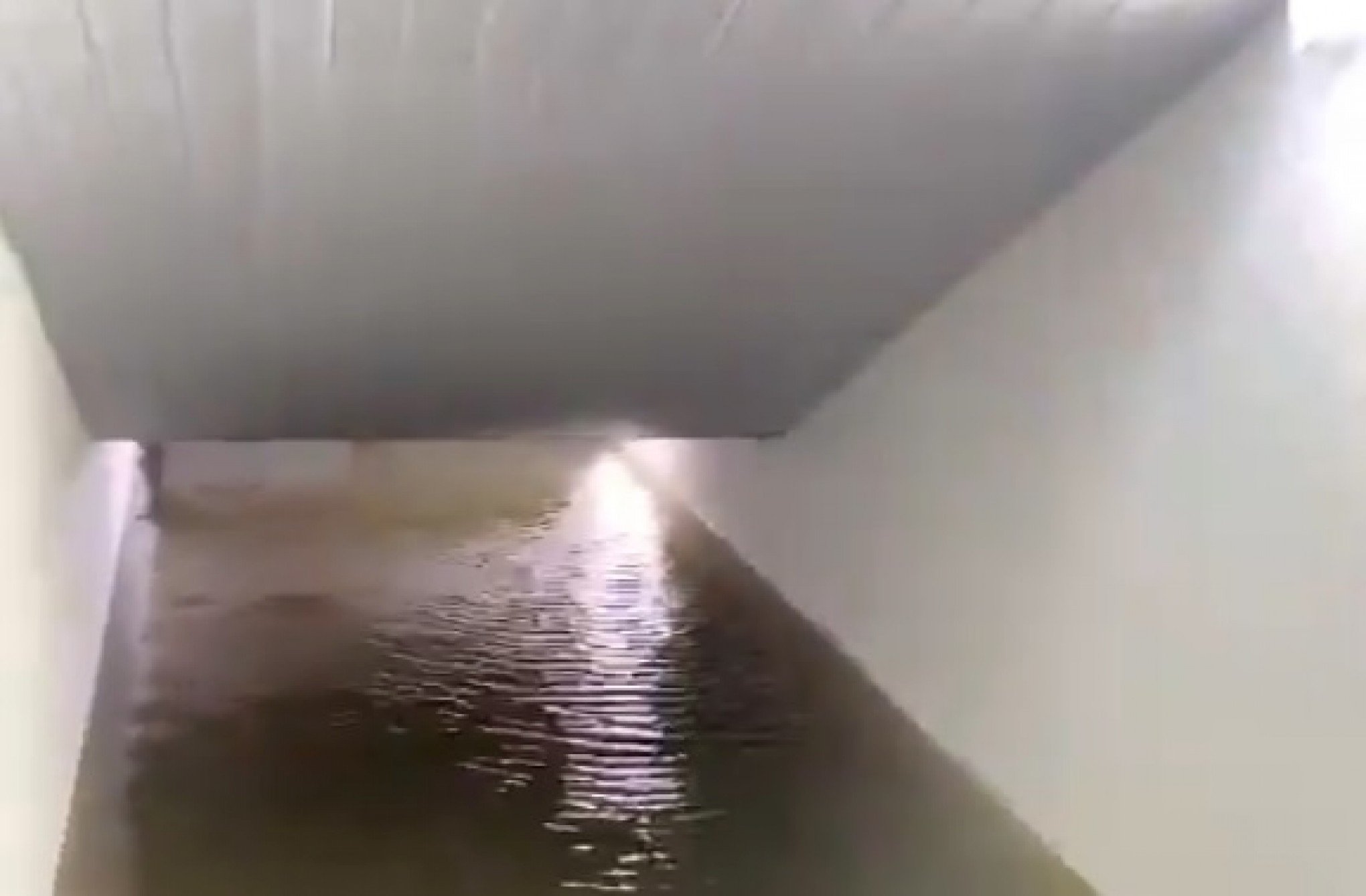 CATÁSTROFE NO RS: Água invade as dependências do Estádio Cristo Rei