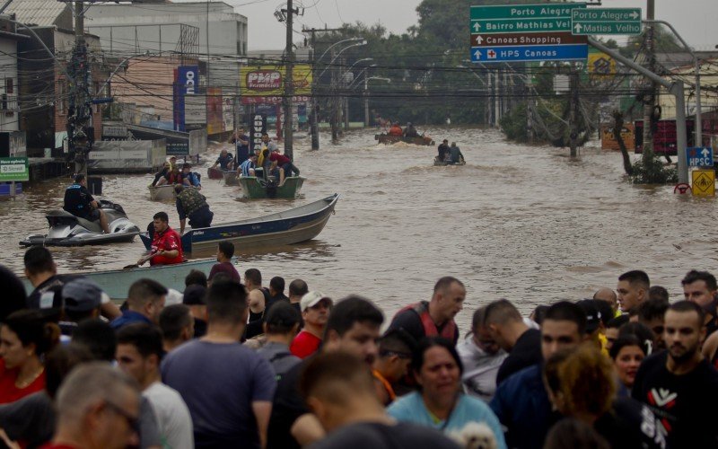 UM ANO DAS ENCHENTES: Veja o antes e depois de imagens que marcaram as enchentes de maio