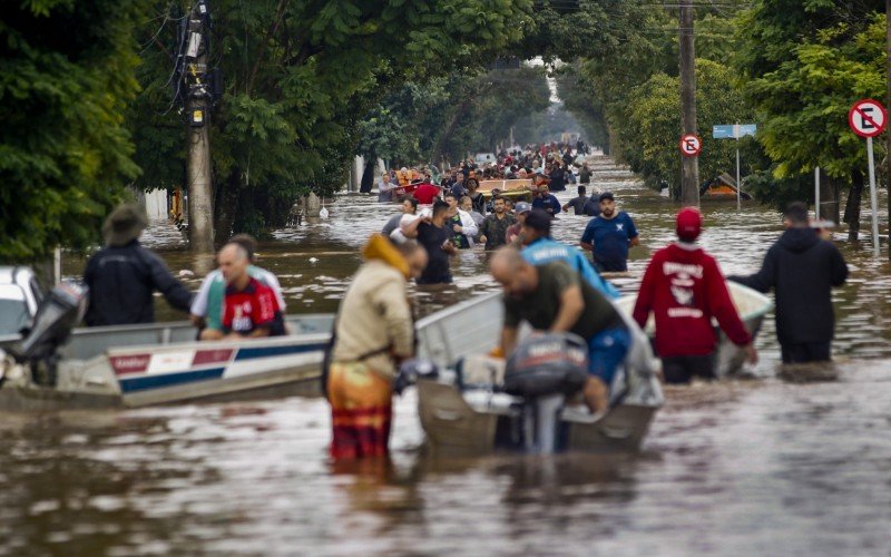  04/05/2024 ALAGAMENTO -  RUA RIO DE JANEIRO - MATHIAS VELHO