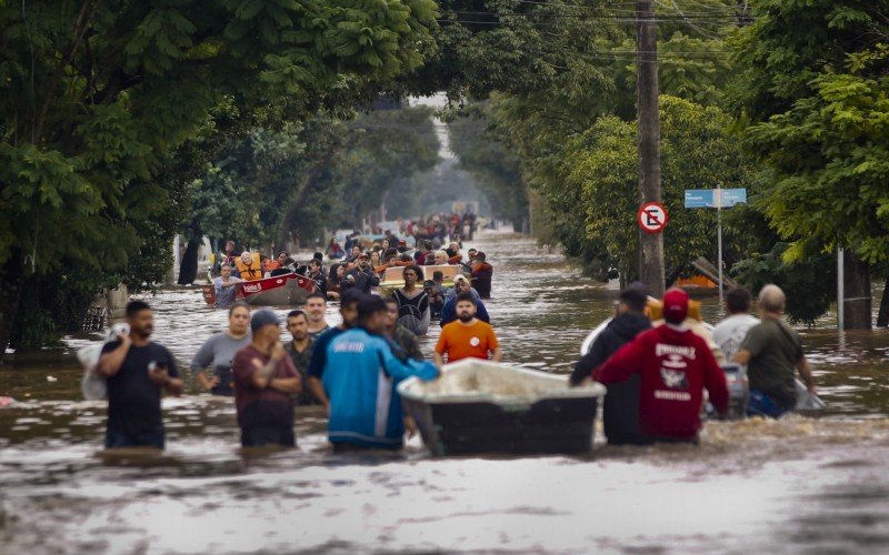  04/05/2024 ALAGAMENTO -  RUA RIO DE JANEIRO - MATHIAS VELHO