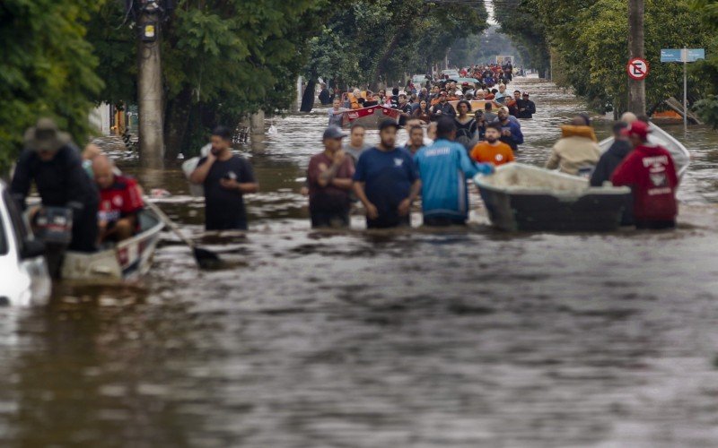  04/05/2024 ALAGAMENTO -  RUA RIO DE JANEIRO - MATHIAS VELHO