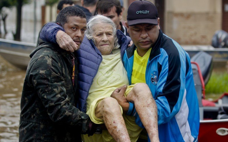  04/05/2024 ALAGAMENTO -  RUA RIO DE JANEIRO - MATHIAS VELHO