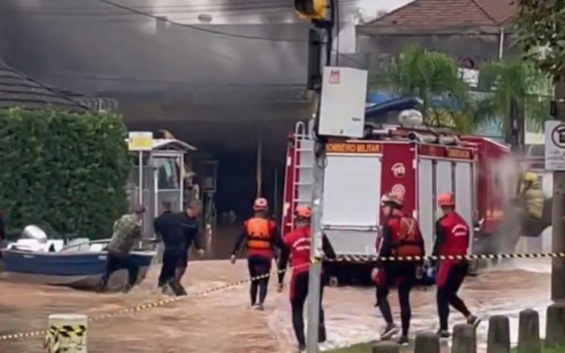 CATÁSTROFE NO RS: Explosão em posto de combustível deixa feridos em meio à enchente em Porto Alegre | abc+