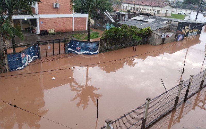 Enchente no bairro Humaitá, em Porto Alegre | abc+