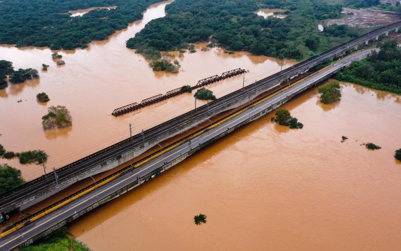 imagens aÃ©reas mostram a dimensÃ£o da situaÃ§Ã£o dramÃ¡tica vivida pelos moradores da cidade em diferentes bairros