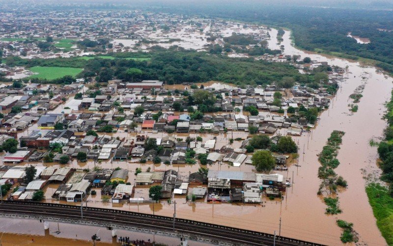 imagens aÃ©reas mostram a dimensÃ£o da situaÃ§Ã£o dramÃ¡tica vivida pelos moradores da cidade em diferentes bairros