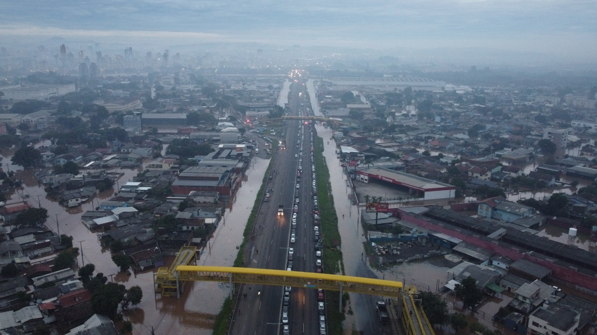 CATÁSTROFE NO RS: Estado ainda tem 286 mil pontos sem energia elétrica devido a enchentes