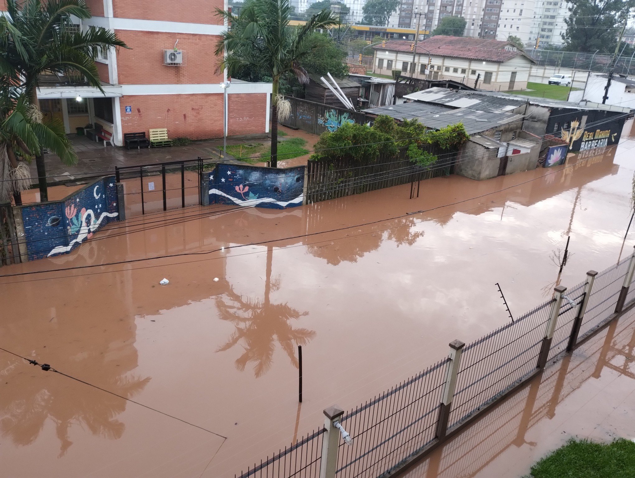 CATÁSTROFE NO RS: Prefeitura de Porto Alegre institui chave Pix para doações; confira