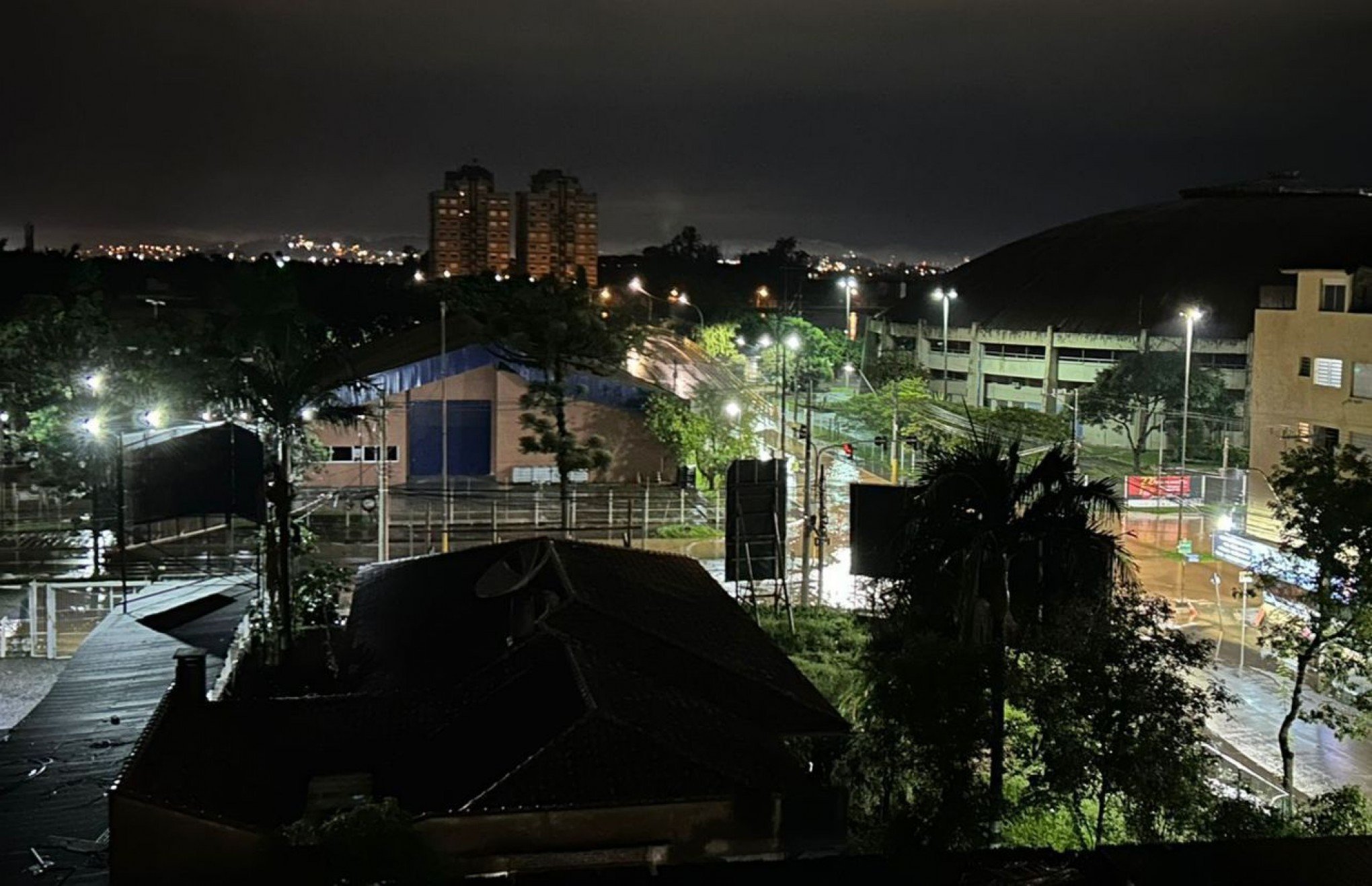 CATÁSTROFE NO RS: Prefeitura de São Leopoldo diz que alagamentos no Centro são efeito de manobra na casa de bombas