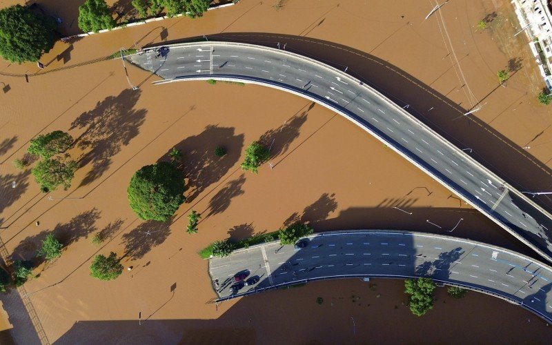 Vias da capital estão obstruídas pela elevação das águas | abc+