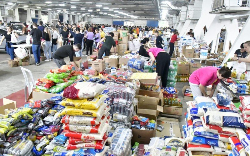 Alimentos recebidos na Fenac seguem sendo doados | abc+