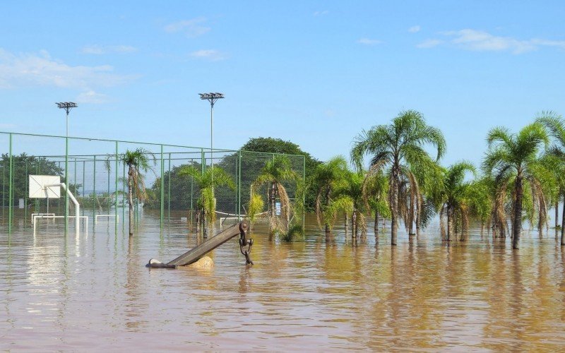 Guaíba toma conta da Orla em Porto Alegre  | abc+