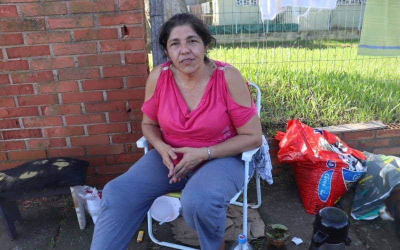 leopoldenses ficam abrigados em esquina da 8Âº BC com a BR-116 - Sandra