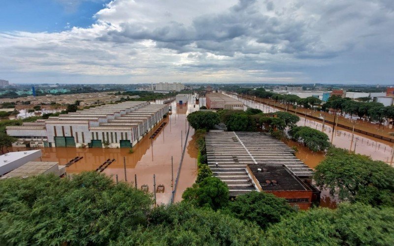 Pátio administrativo da Trensurb, em Porto Alegre, foi alagado no início de maio | abc+