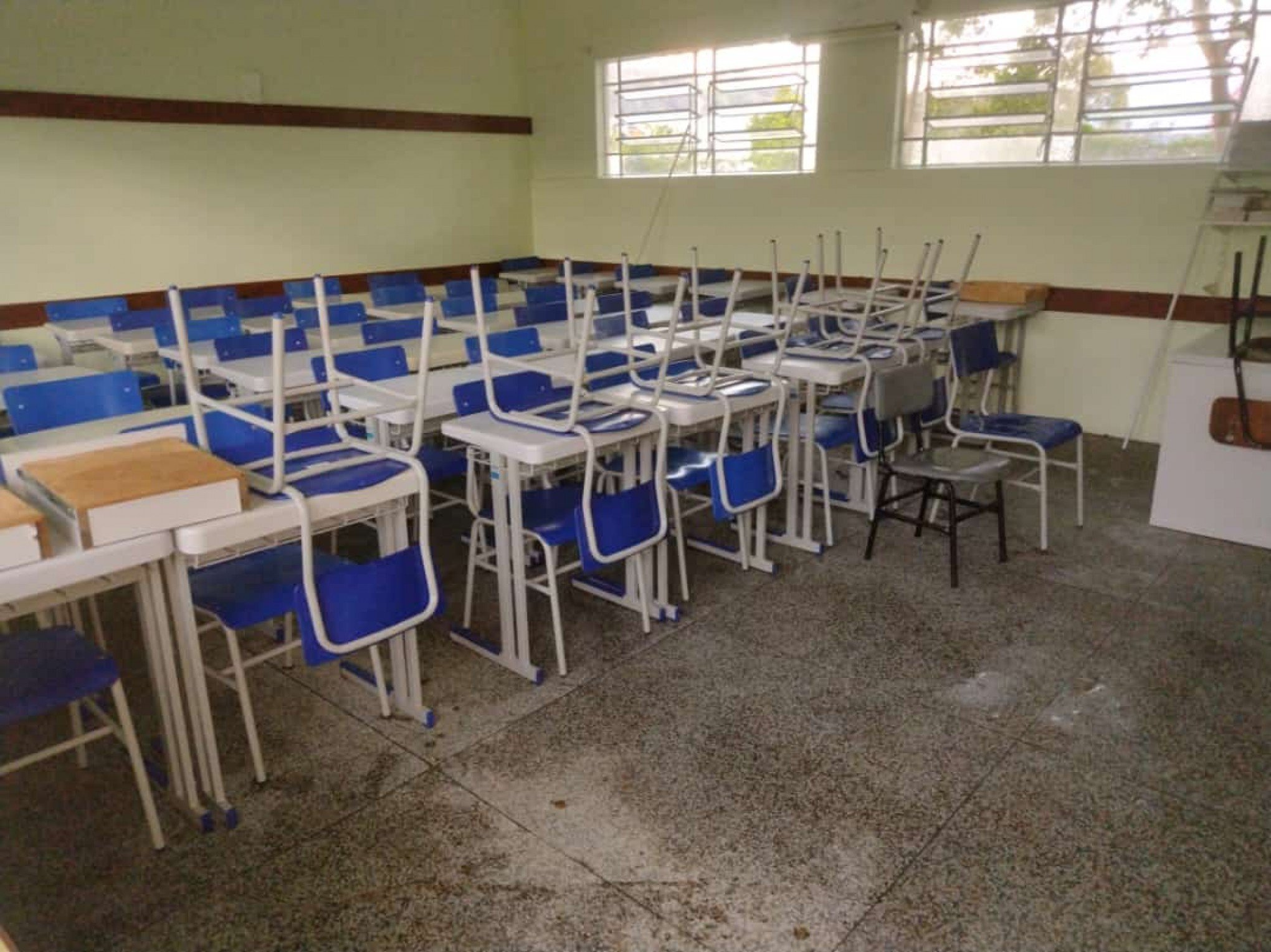 CATÁSTROFE NO RS: Governo atualiza situação de aulas, estradas e luz no Estado