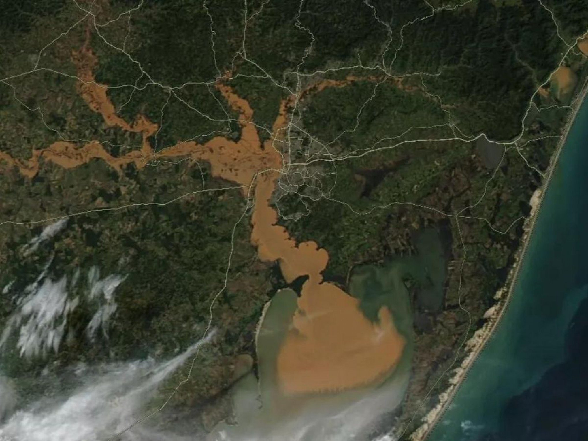 CATÁSTROFE NO RS: Imagens de satélite mostram o antes e o depois de regiões do RS atingidas por enchente