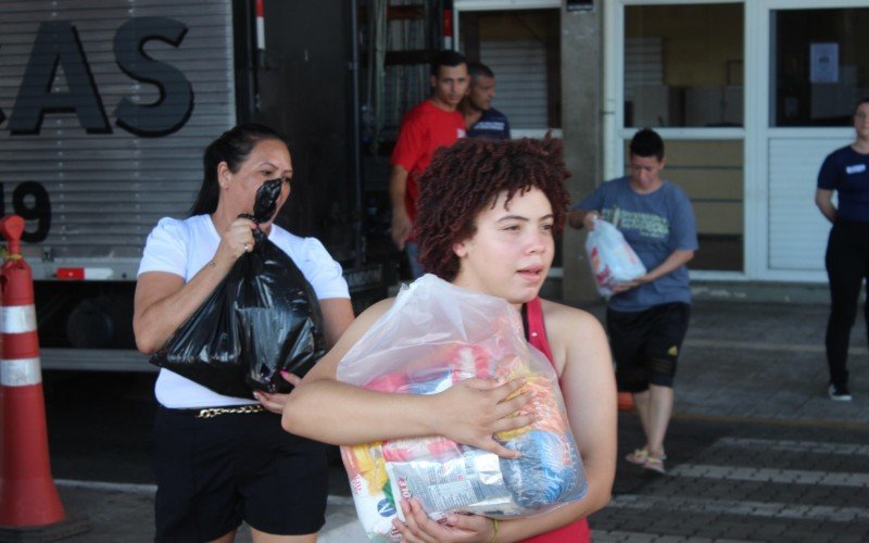 Novo Hamburgo começa a entrega de kits para moradores atingidos pela enchente