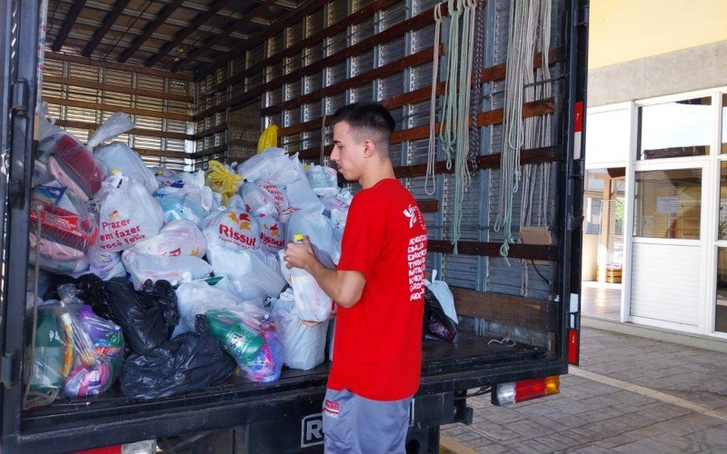 Doações chegando na Fenac em Novo Hamburgo  | abc+