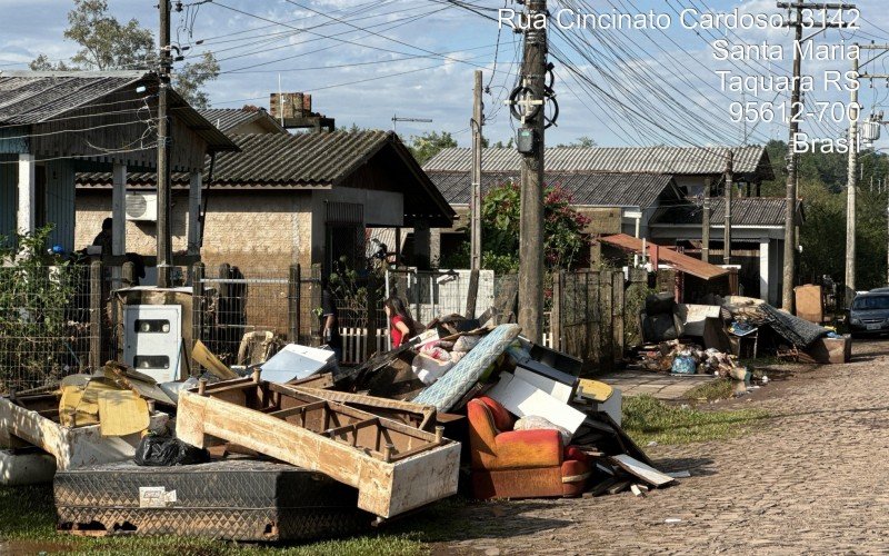 Bairro Santa Maria, de Taquara, com resíduos em frente às casas   | abc+