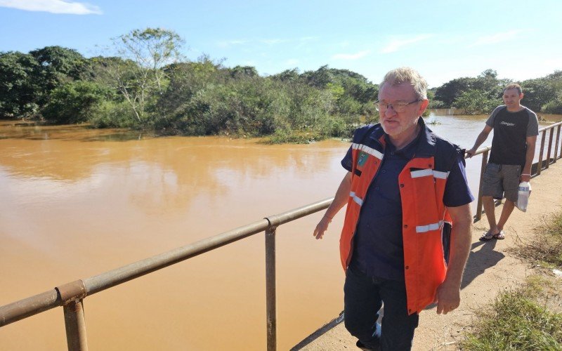 Em visita técnica, Vanazzi avaliou a situação dos diques
