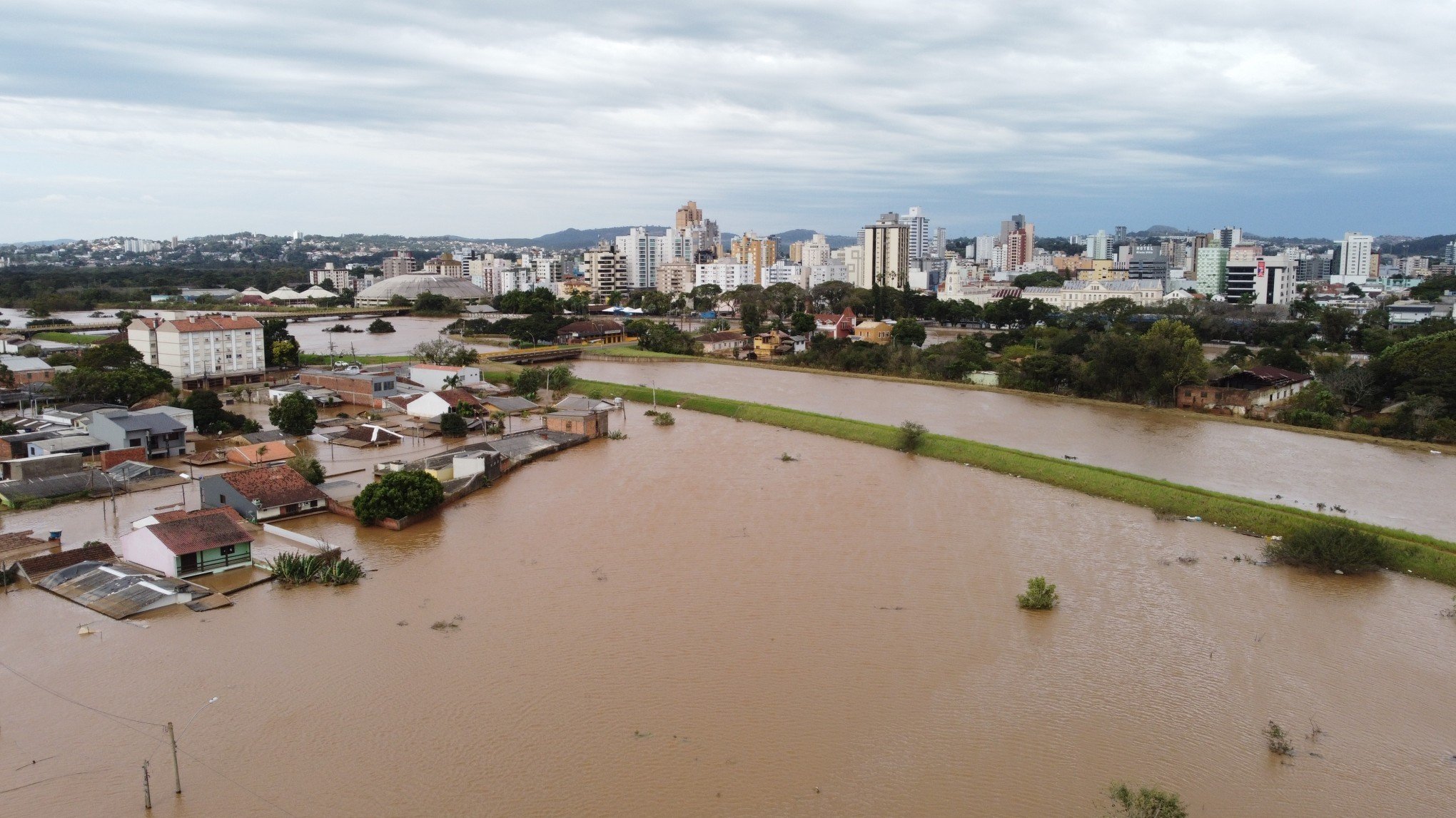 CATÁSTROFE NO RS: Confira a situação dos rios Caí, Sinos e Paranhana; veja também como está o Guaíba