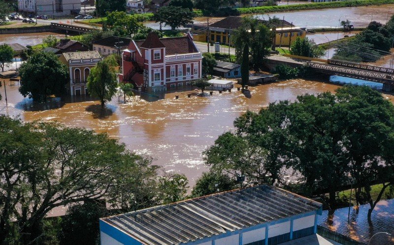 CATÁSTROFE NO RS: Sobe para 116 o número de mortos pelas enchentes