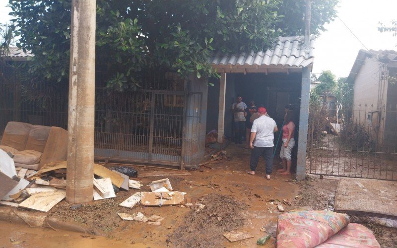 Estragos da enchente na Vila Esmeralda, bairro Canudos | abc+