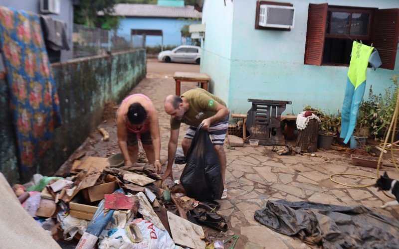 Estragos da enchente na Vila Esmeralda, bairro Canudos